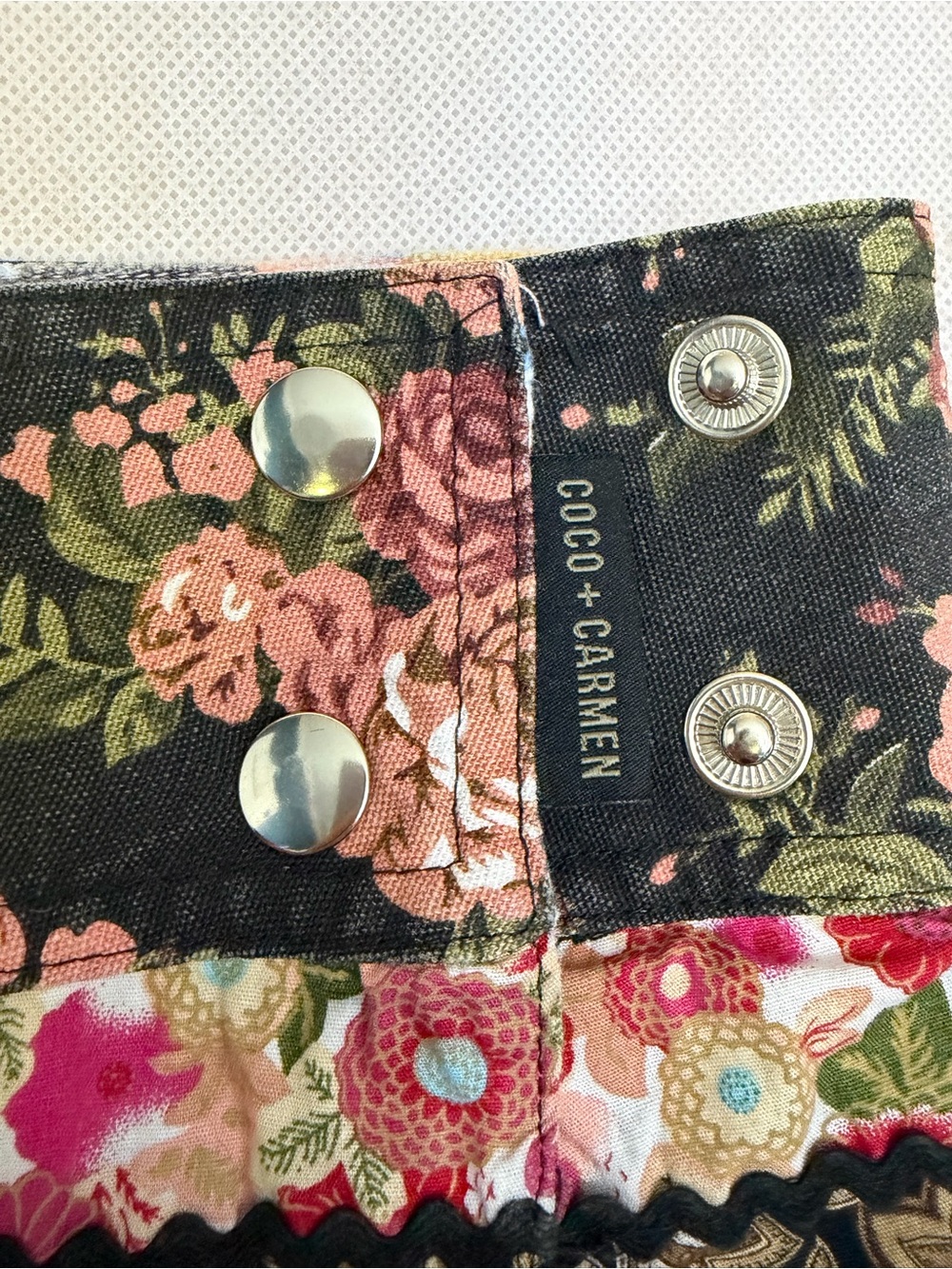 Coco + Carmen Adjustable and Reversible skirt OS - Picture 5 of 8
